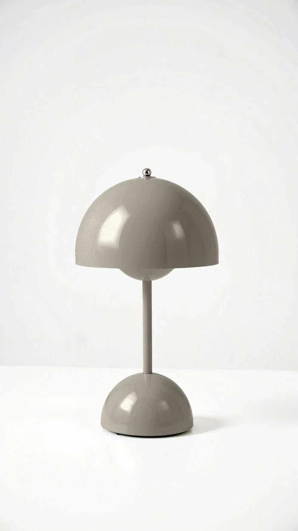 Minimalist Wireless Table Lamp