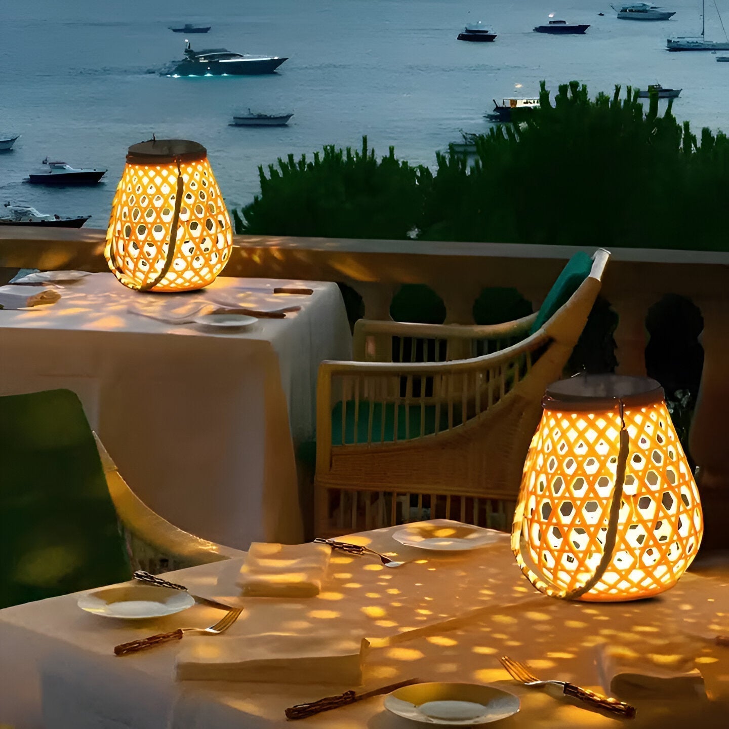 Solar Outdoor Lantern Light with Woven Pattern Shade