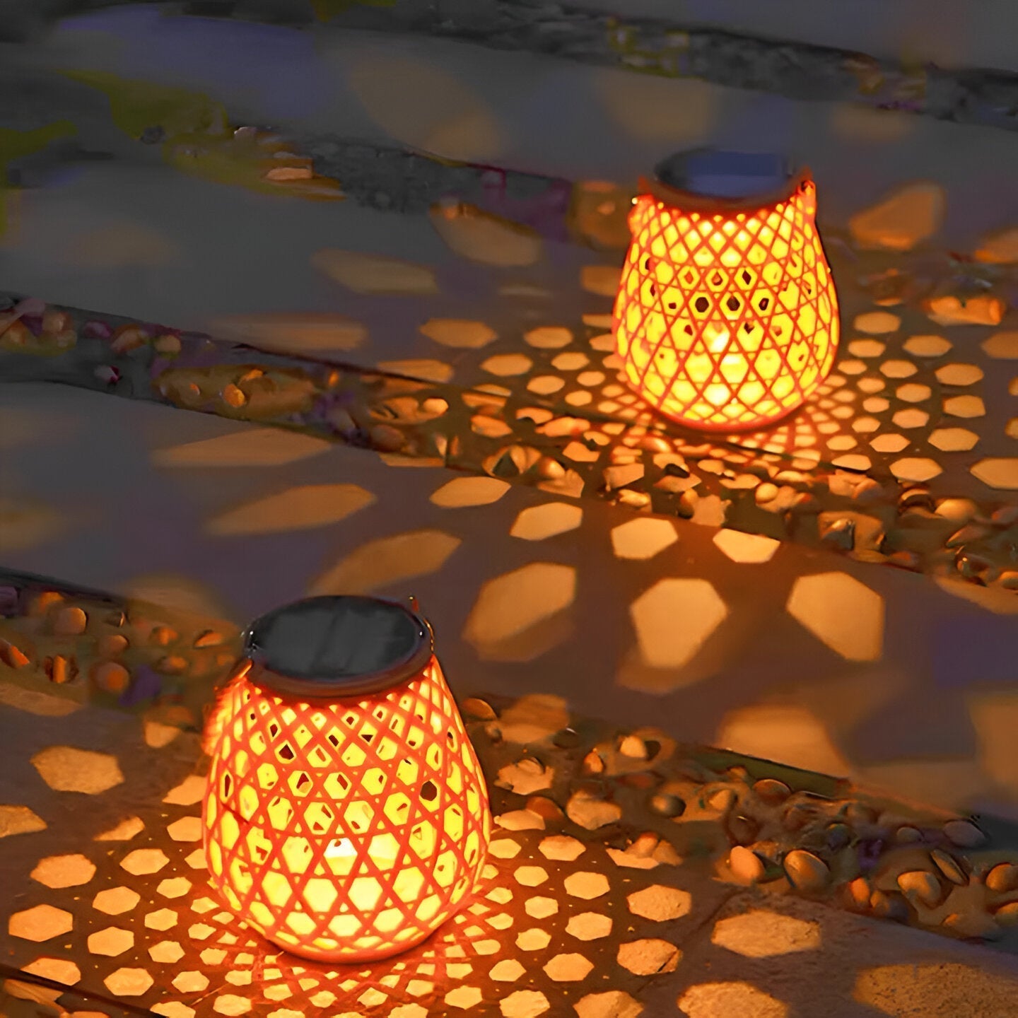 Solar Outdoor Lantern Light with Woven Pattern Shade