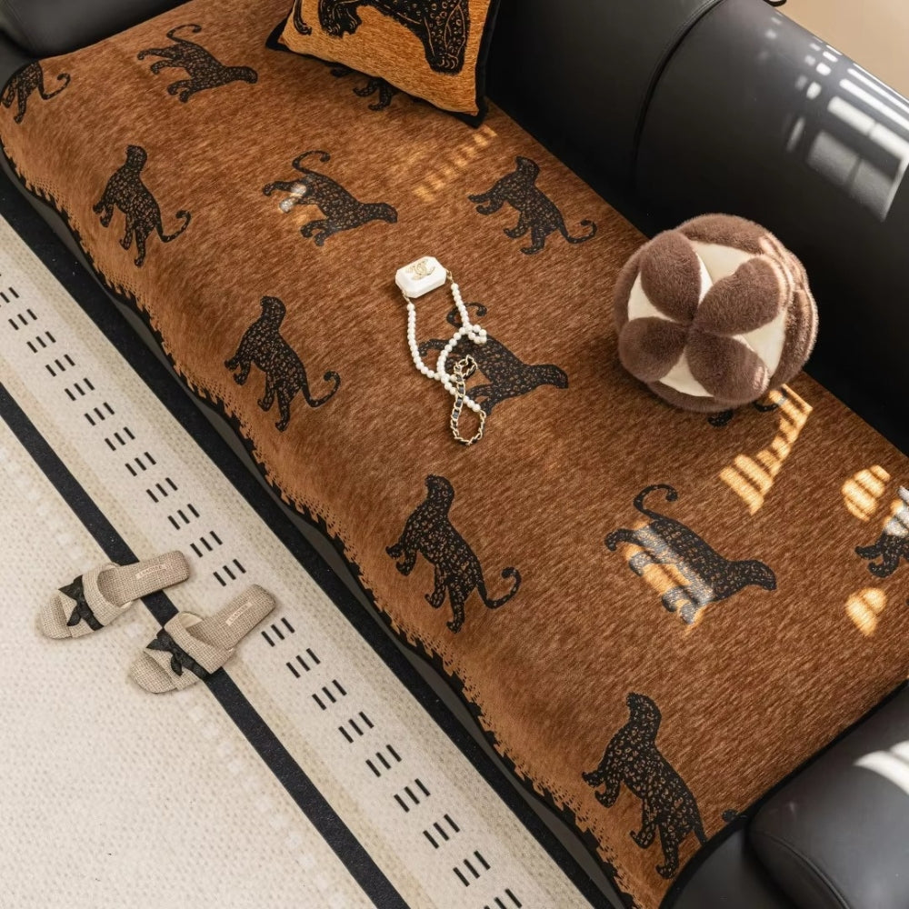 Lion Wavy Non-Slip Couch Cover