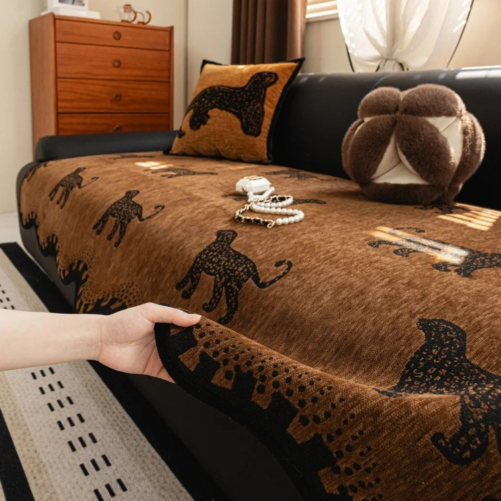 Lion Wavy Non-Slip Couch Cover
