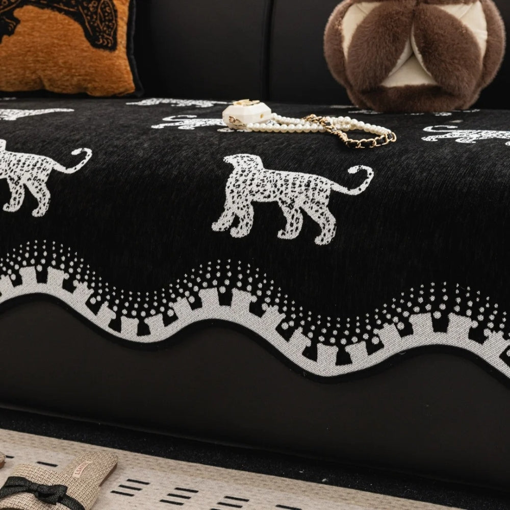 Lion Wavy Non-Slip Couch Cover