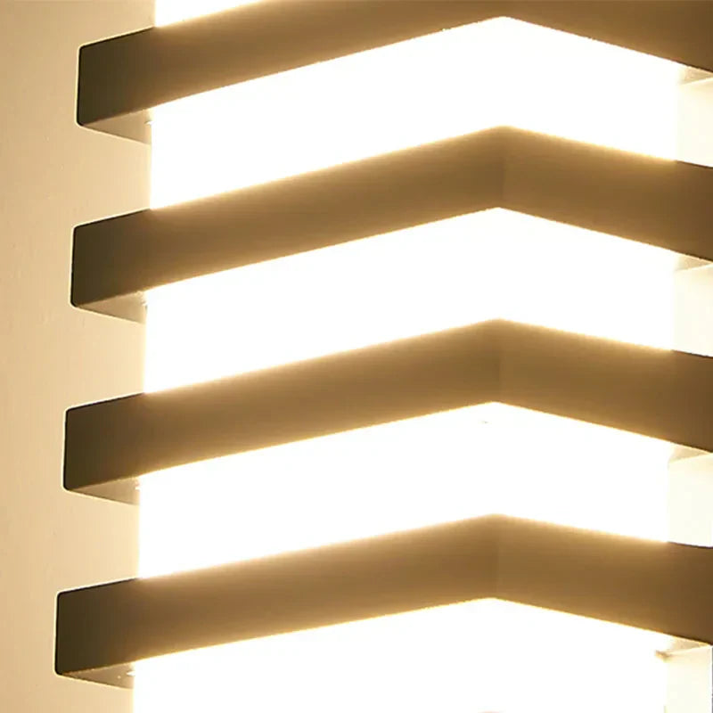 Outdoor Wall Light With Rectangular Black Aluminium Housing