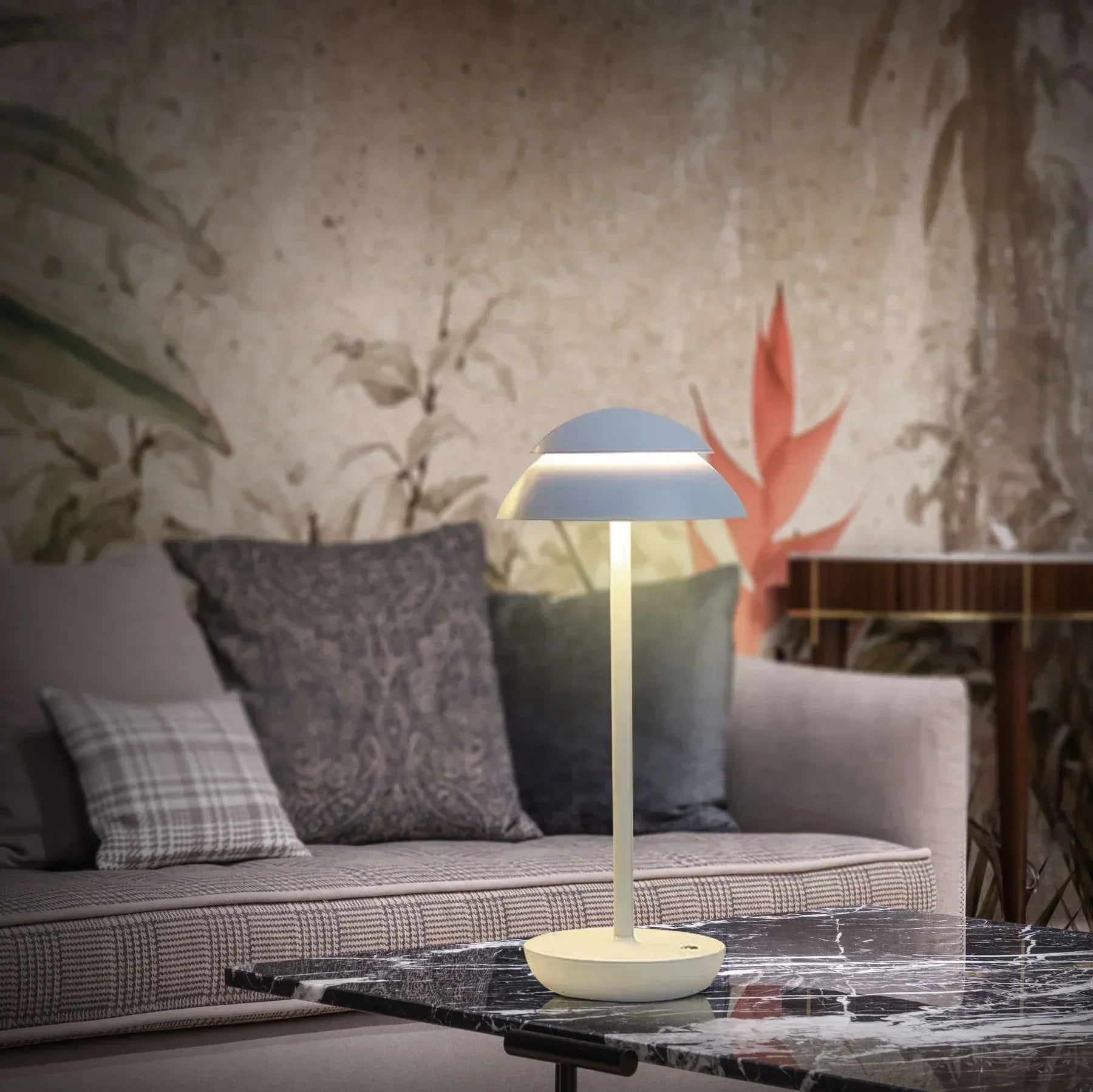 Cordless Dimmable Aluminum Table Lamp