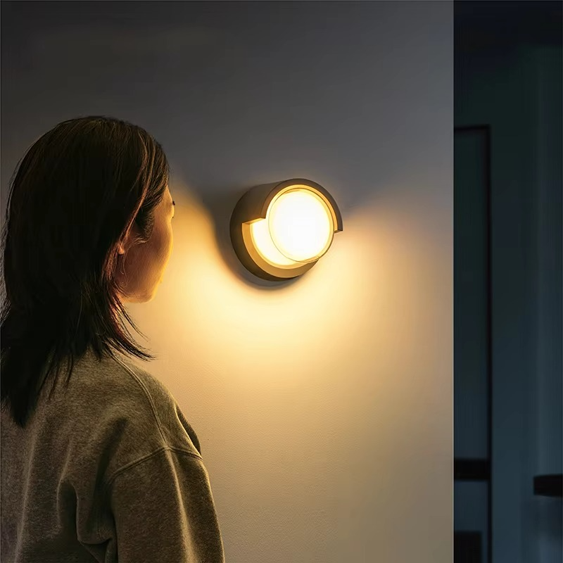Solar Motion Sensor Wall Lamp Outdoor Lighting