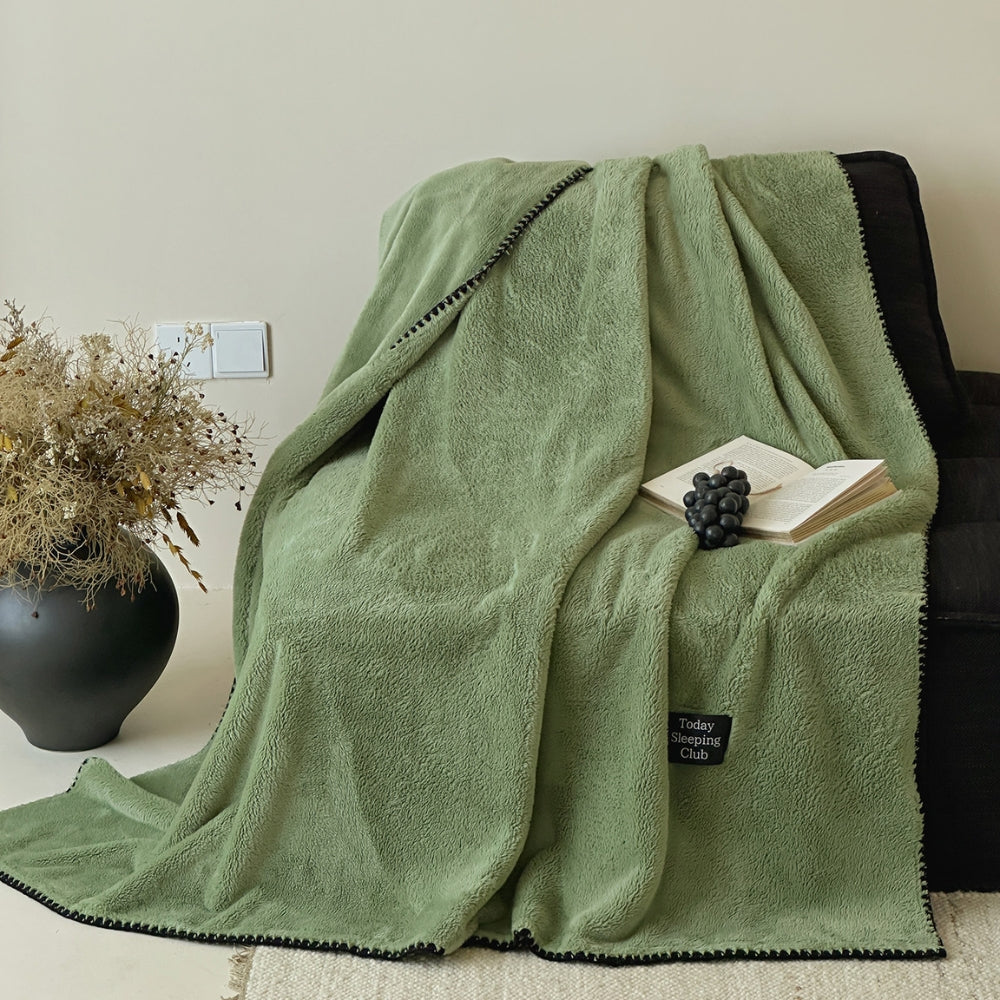 Veluvia Bouclé Plush Winter Blanket