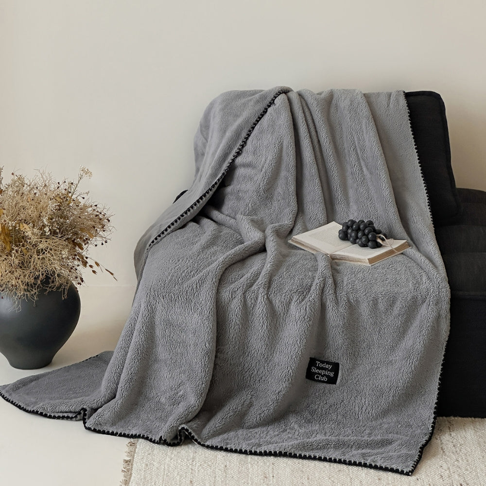 Veluvia Bouclé Plush Winter Blanket
