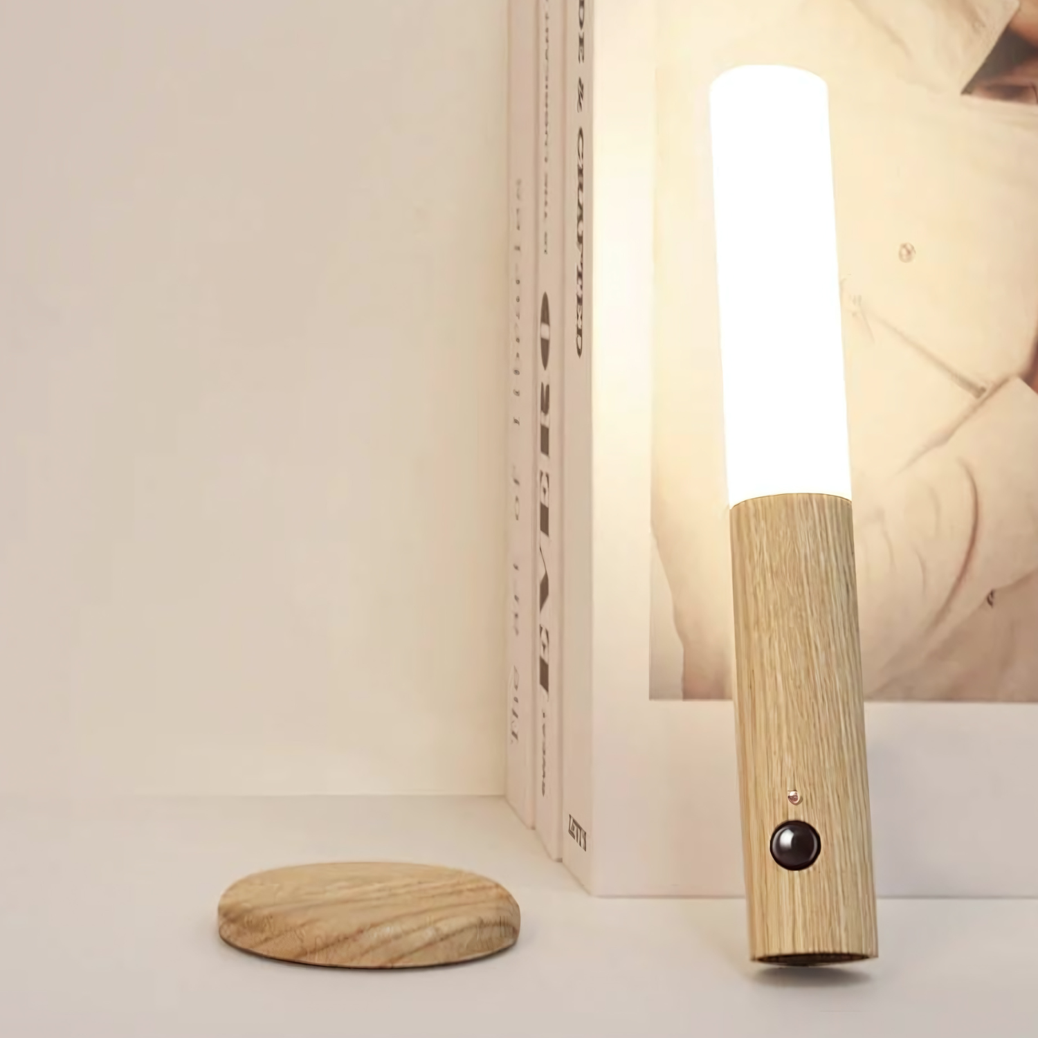 GlowLuxe | Decorative Wall Light – Rechargeable Design for Modern Homes